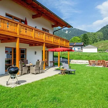 Holiday Apartment With 2 Bedrooms *