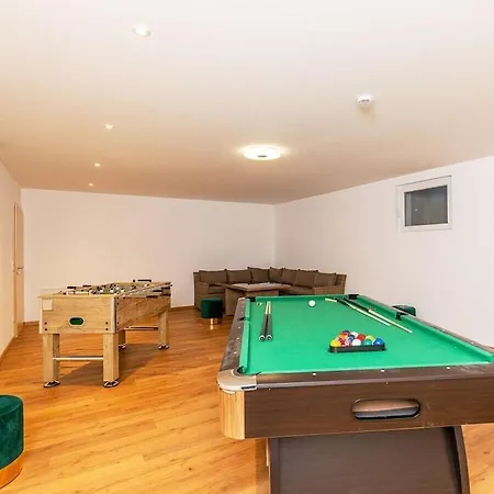 Holiday Apartment With 2 Bedrooms Hébergement de vacances *
