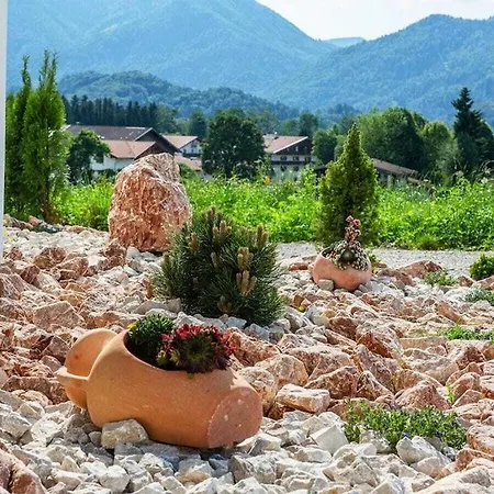 Hébergement de vacances Holiday Apartment With 2 Bedrooms *